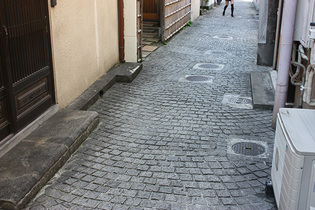 石畳の路